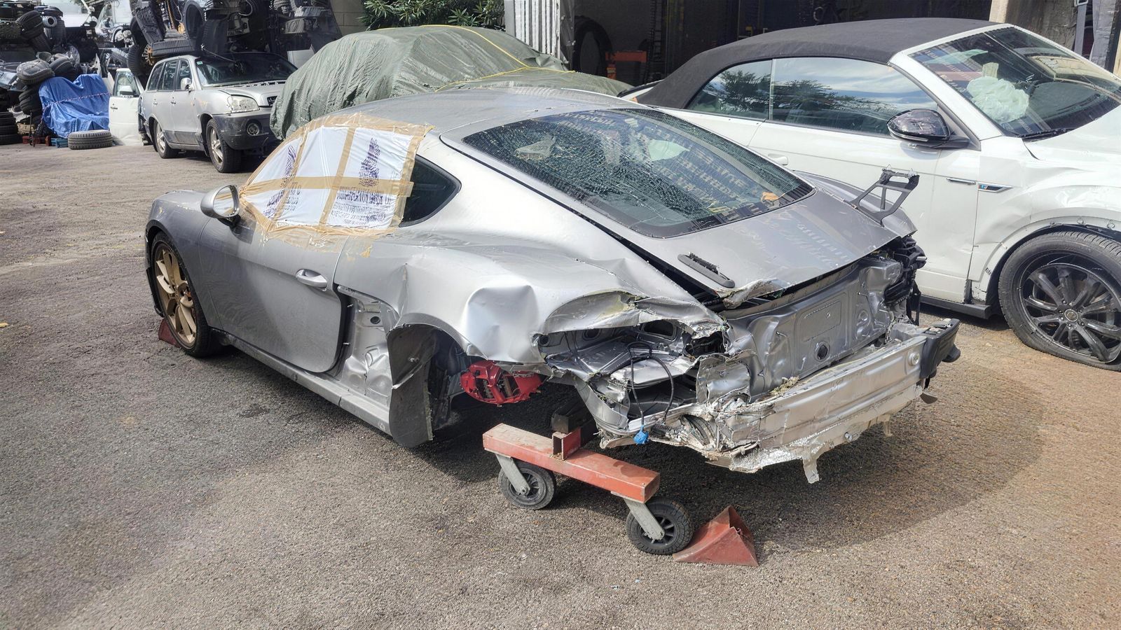 Esportiu accidentat pendent de desmuntar